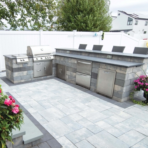 Outdoor Dining - Stonegate Contemporary Wall - Oceanic Blue - Granite City Blend