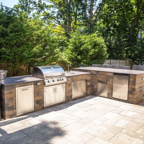 Outdoor Dining - Verona Wall - South Bay Blend