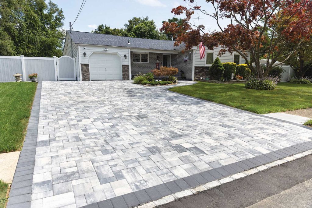 Flagstone vs Concrete Pavers: Which Fits Your Plans?