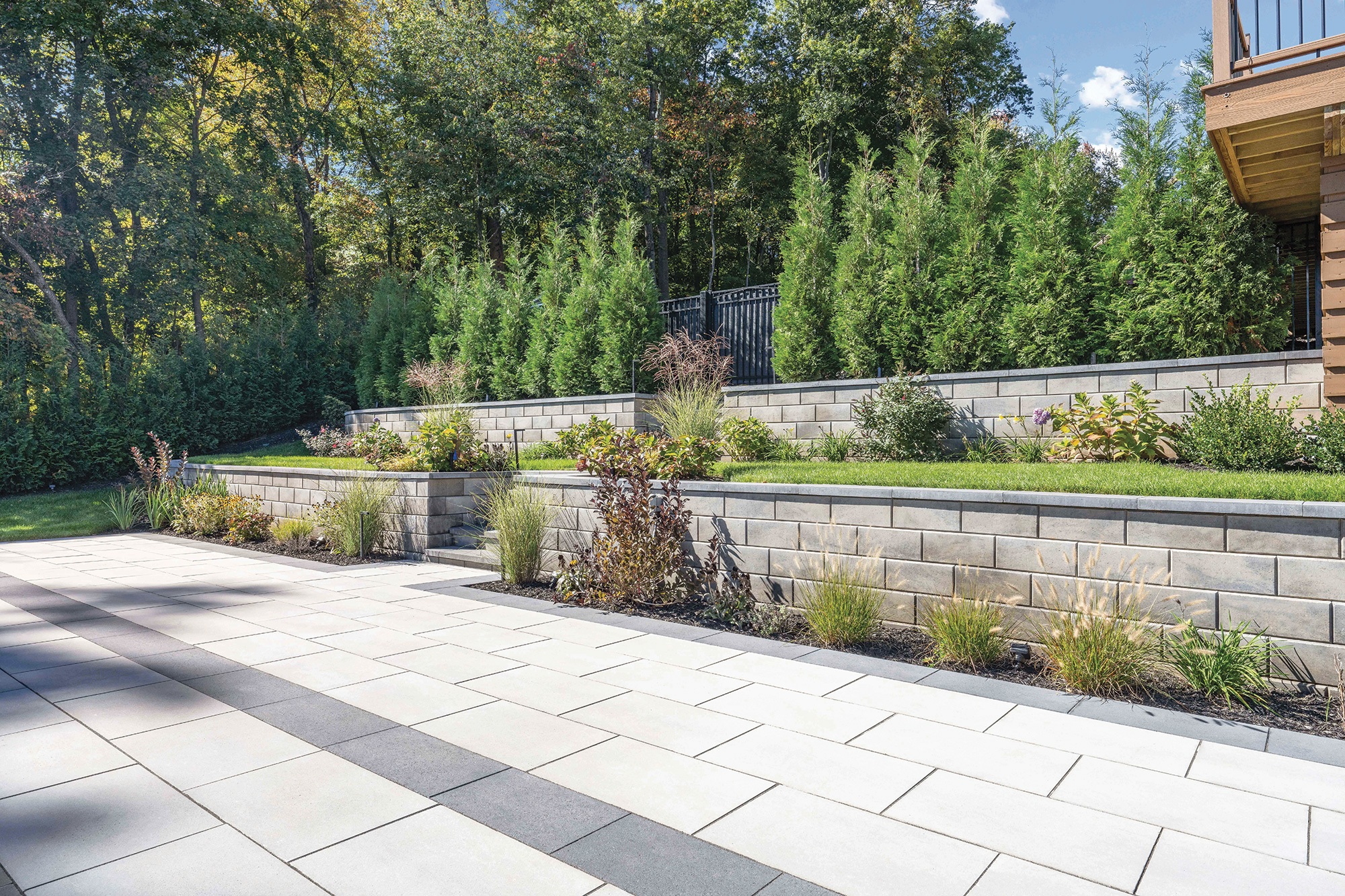 Walkways - Walls - Compac Contemporary - Granite City