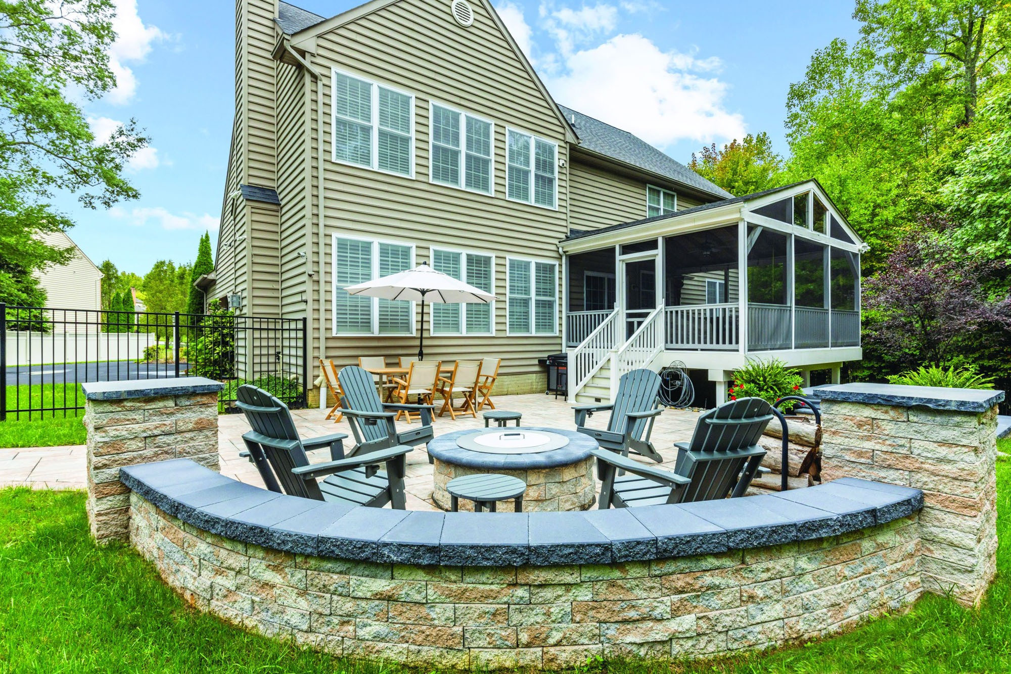 Nicolock Landscape Walls: Versatile Retaining Walls \u0026 Outdoor Spaces -  Nicolock, image size:2000x1334