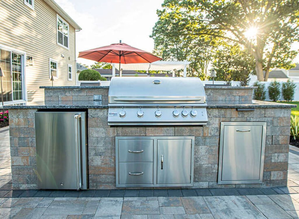 Match the Layout to Your Yard: Backyard Kitchen Ideas That Make Sense