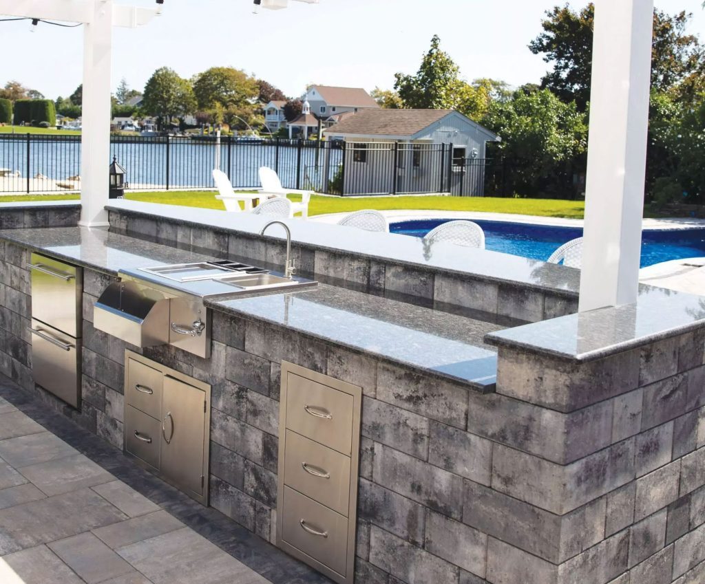 Built to Last: Materials That Support Outdoor Kitchen Design Year-Round