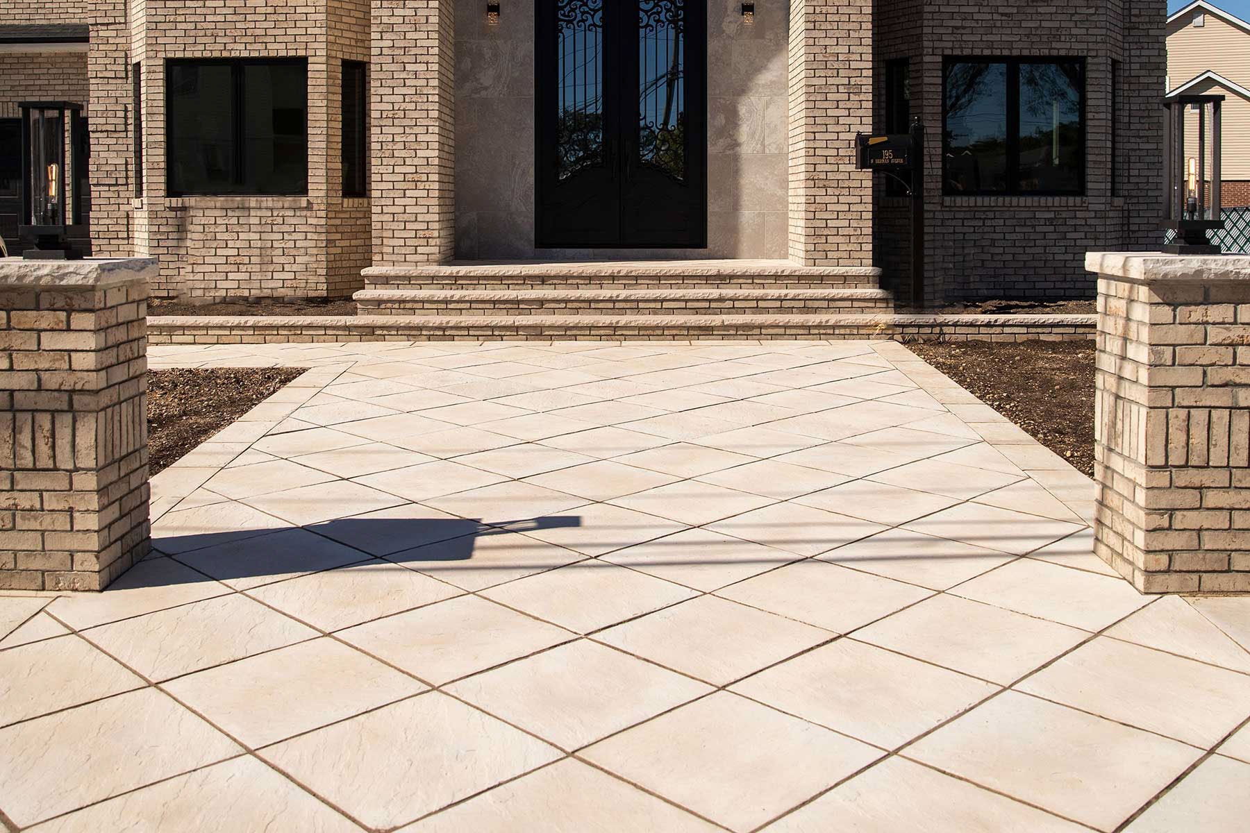 Paver Patio Ideas That Help You Create a Welcoming Outdoor Setting